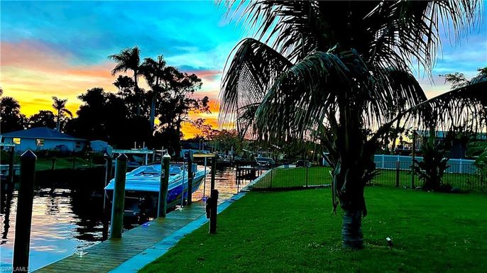 Exterior, Lake