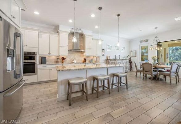 Dining room, Interior, Kitchen, Pendant Lights, Recessed Lighting, Stainless Steel Appliances