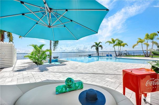 Exterior, Pool, Water