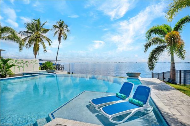 Exterior, Pool, Water