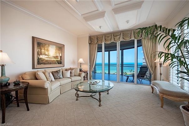 Interior, Living room, Water