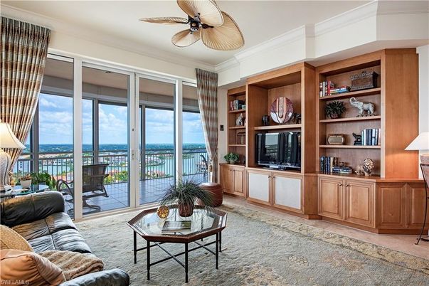 Interior, Living room, Water