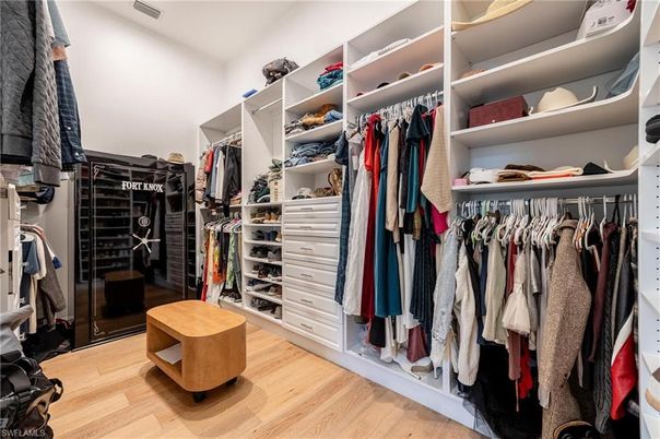 Interior, Walk-in Closets, Wood Texture Flooring