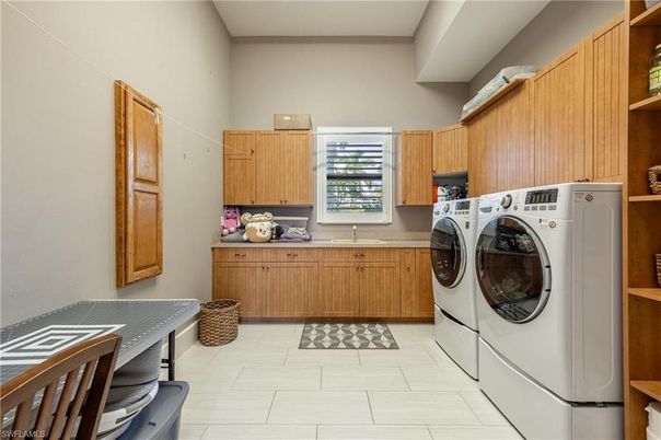 Interior, Washer