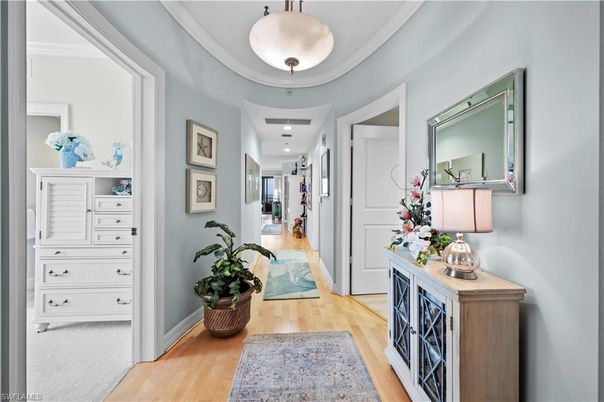 Interior, Pendant Lights, Recessed Lighting, Wood Texture Flooring