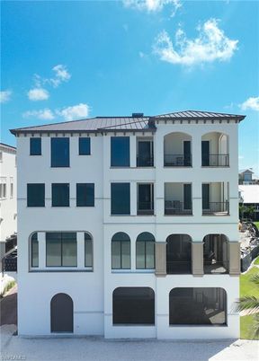 Exterior, Facade, Rowhouse
