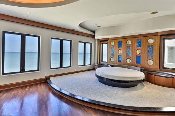 Interior, Recessed Lighting, Water, Wood Texture Flooring