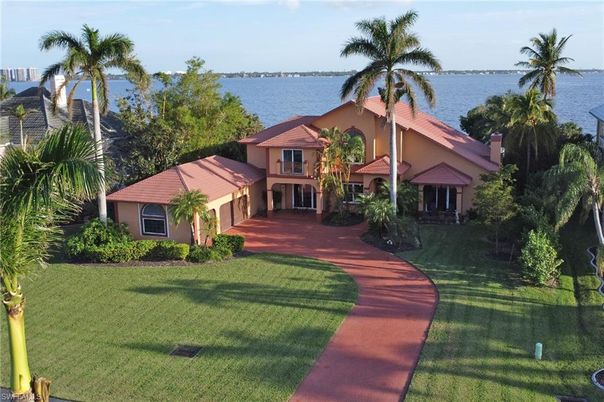 Backyard, Exterior, Water