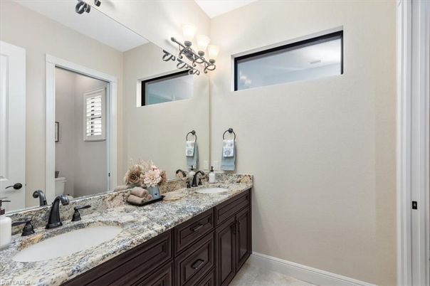 Bathroom, Dual Sink Vanities, Interior