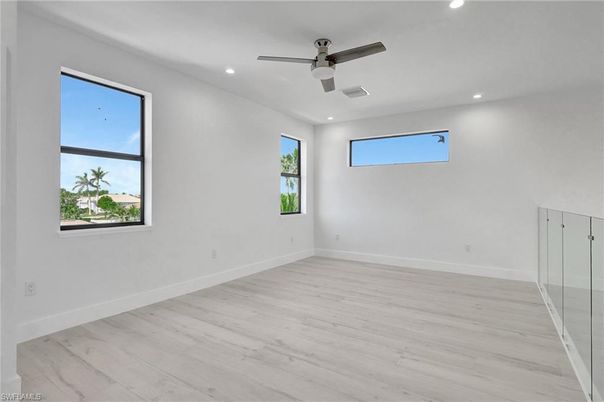 Empty room, Interior, Recessed Lighting, Wood Texture Flooring