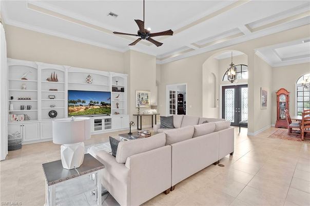 Chandelier, Interior, Living room, Pendant Lights