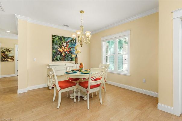Chandelier, Dining room, Interior, Recessed Lighting, Wood Texture Flooring