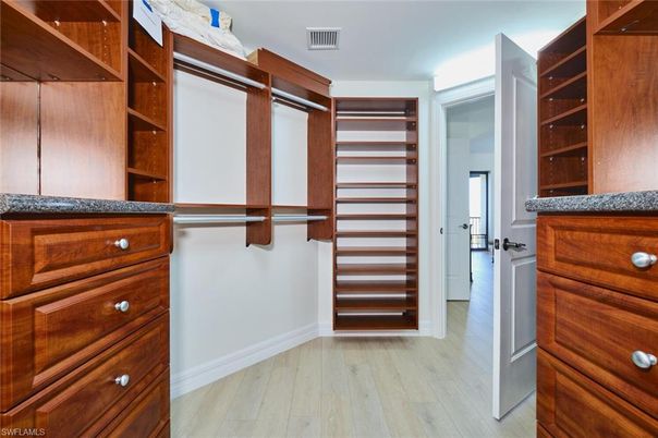 Interior, Walk-in Closets, Wood Texture Flooring