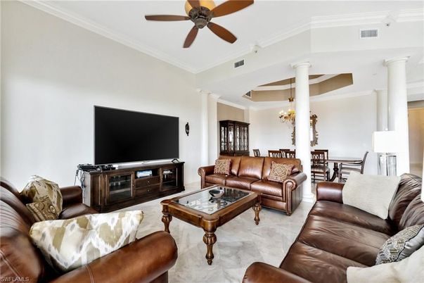 Chandelier, Dining room, Interior, Living room
