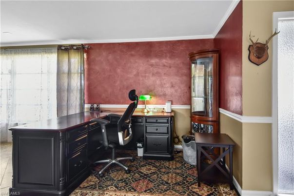 Home Office, Interior