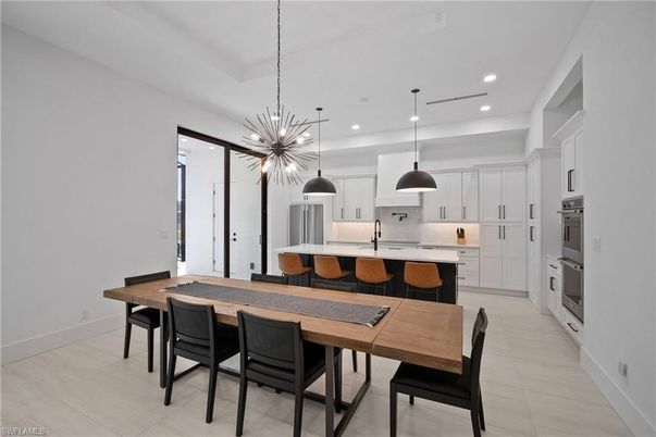 Dining room, Interior, Kitchen, Pendant Lights, Recessed Lighting, Stainless Steel Appliances