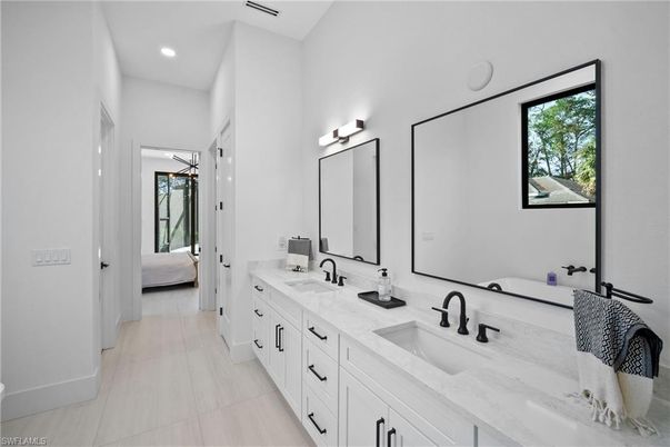 Bathroom, Dual Sink Vanities, Interior, Recessed Lighting