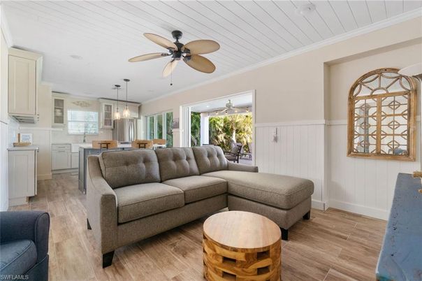 Dining room, Interior, Kitchen, Living room, Pendant Lights, Wood Texture Flooring
