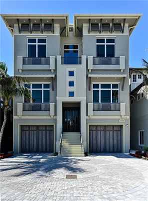 Attached, Exterior, Facade, Rowhouse