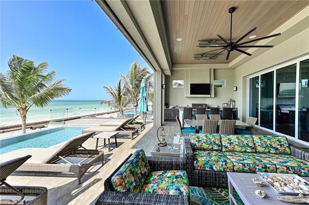 Exterior, Pool, Water