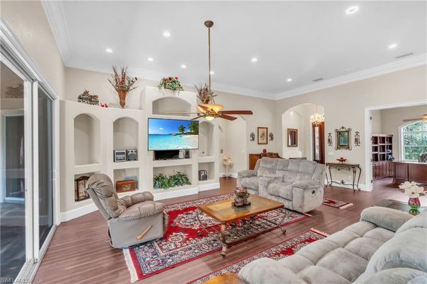 Interior, Living room, Recessed Lighting, Wood Texture Flooring