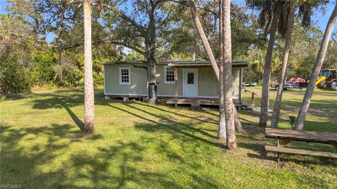Backyard, Exterior