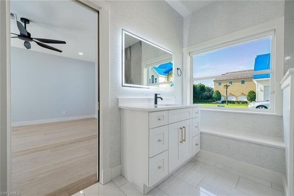 Bathroom, Interior, Recessed Lighting, Wood Texture Flooring