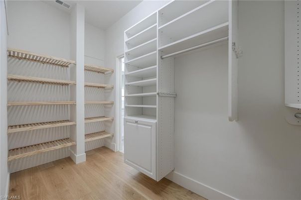 Interior, Walk-in Closets, Wood Texture Flooring