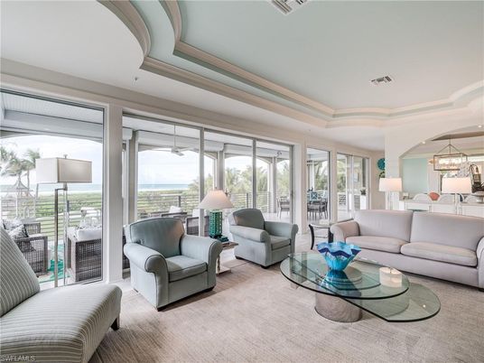 Chandelier, Interior, Living room