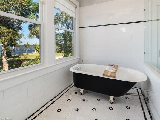 Bathroom, Free Standing Baths, Interior