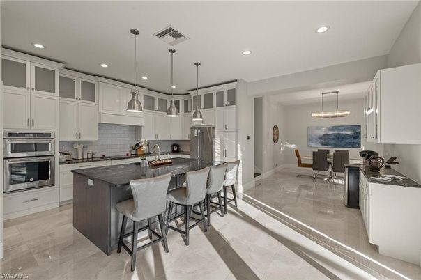 Dining room, Interior, Kitchen, Pendant Lights, Recessed Lighting, Stainless Steel Appliances