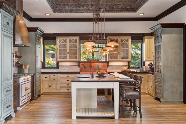 Dining room, Interior, Kitchen, Pendant Lights, Recessed Lighting, Wood Texture Flooring