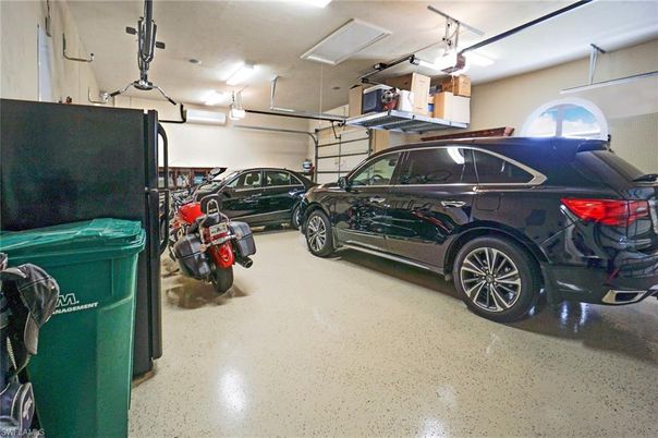 Garage, Interior