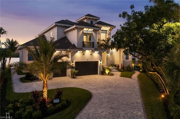 Attached, Backyard, Exterior, Facade, Mediterranean
