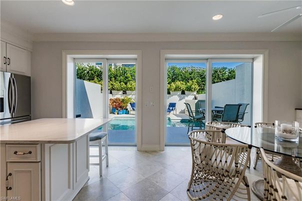 Dining room, Interior, Kitchen, Recessed Lighting