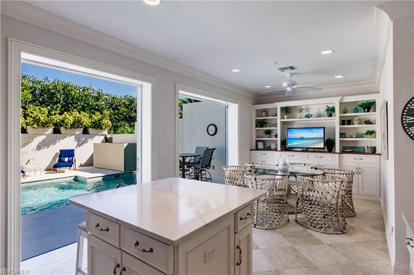 Dining room, Interior, Kitchen, Recessed Lighting