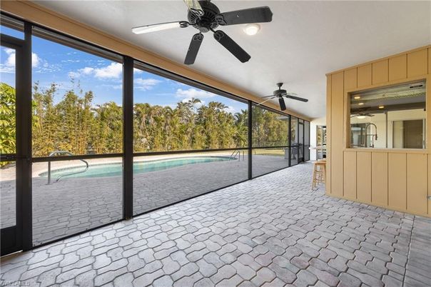 Interior, Pool, Sun Room