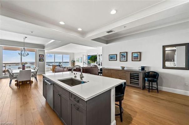 Dining room, Interior, Kitchen, Pendant Lights, Recessed Lighting, Wood Texture Flooring