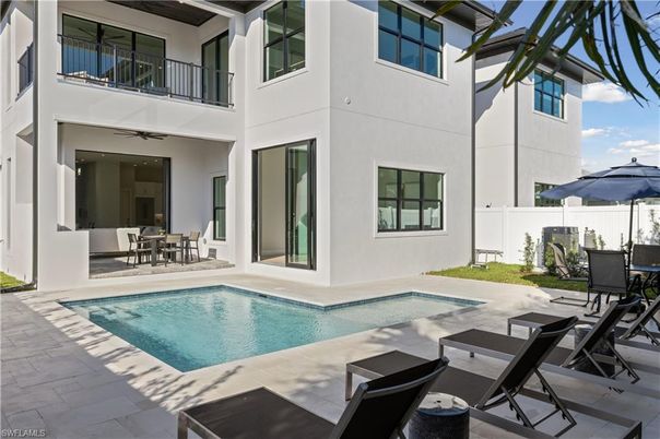 Exterior, Pool