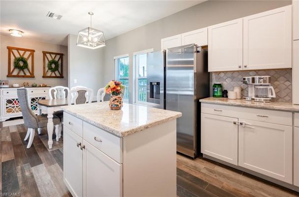 Dining room, Interior, Kitchen, Stainless Steel Appliances, Wood Texture Flooring