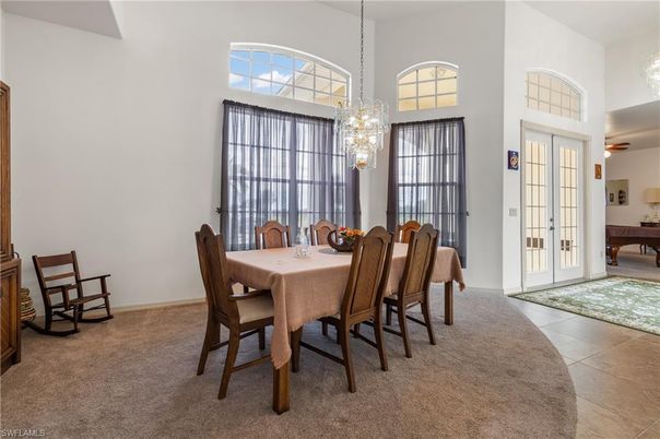 Chandelier, Dining room, Interior, Pendant Lights