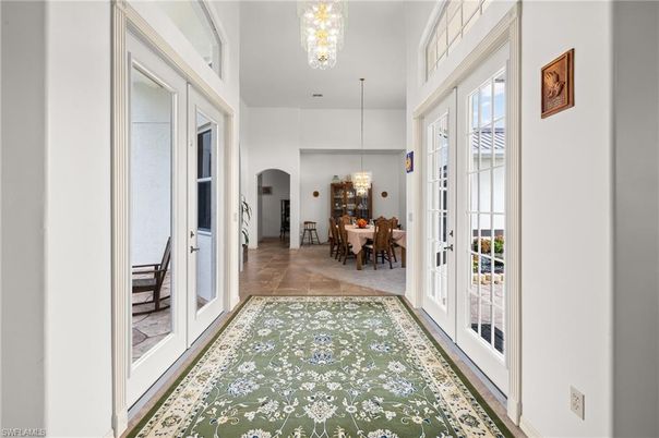 Chandelier, Dining room, Interior, Pendant Lights