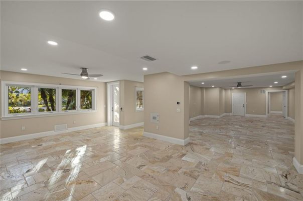 Empty room, Interior, Recessed Lighting