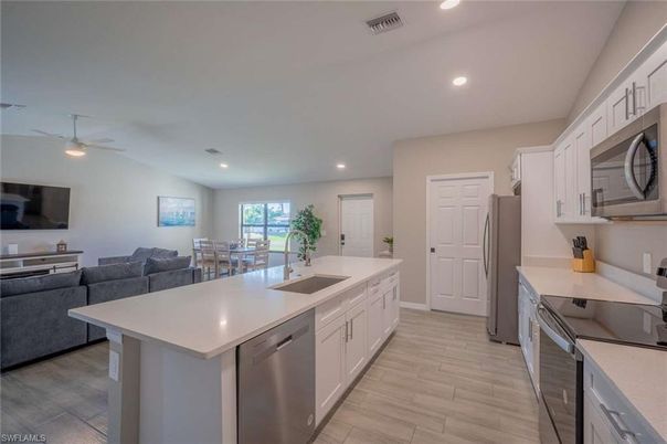 Dining room, Interior, Kitchen, Recessed Lighting, Wood Texture Flooring