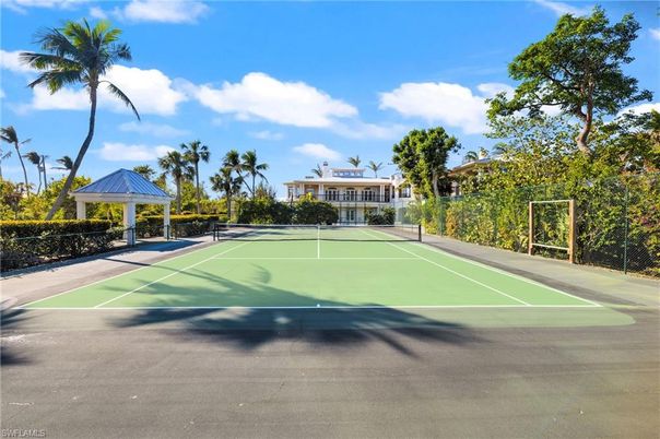 Exterior, Tennis Courts