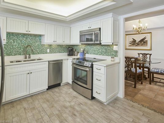 Dining room, Interior, Kitchen, Stainless Steel Appliances, Wood Texture Flooring