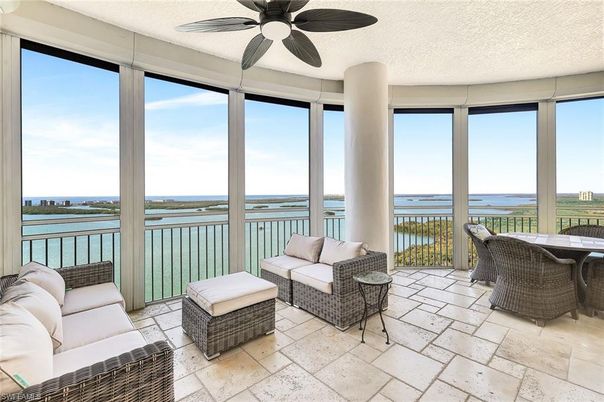 Interior, Living room, Sun Room, Water