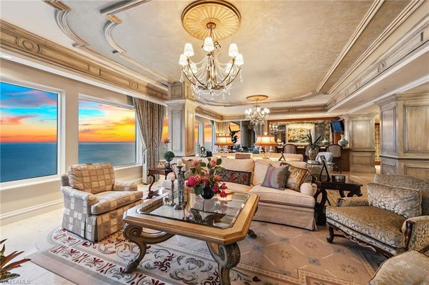 Chandelier, Dining room, Interior, Living room, Water