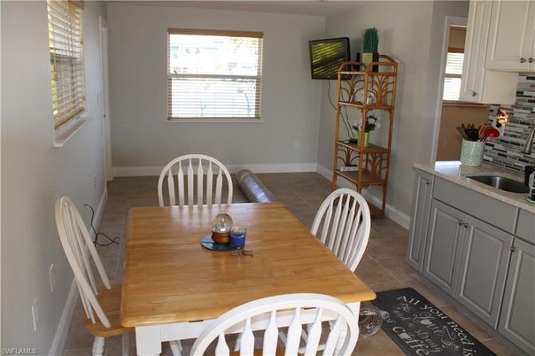 Dining room, Interior