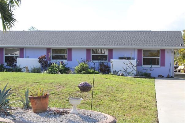 Backyard, Exterior, Facade, Ranch